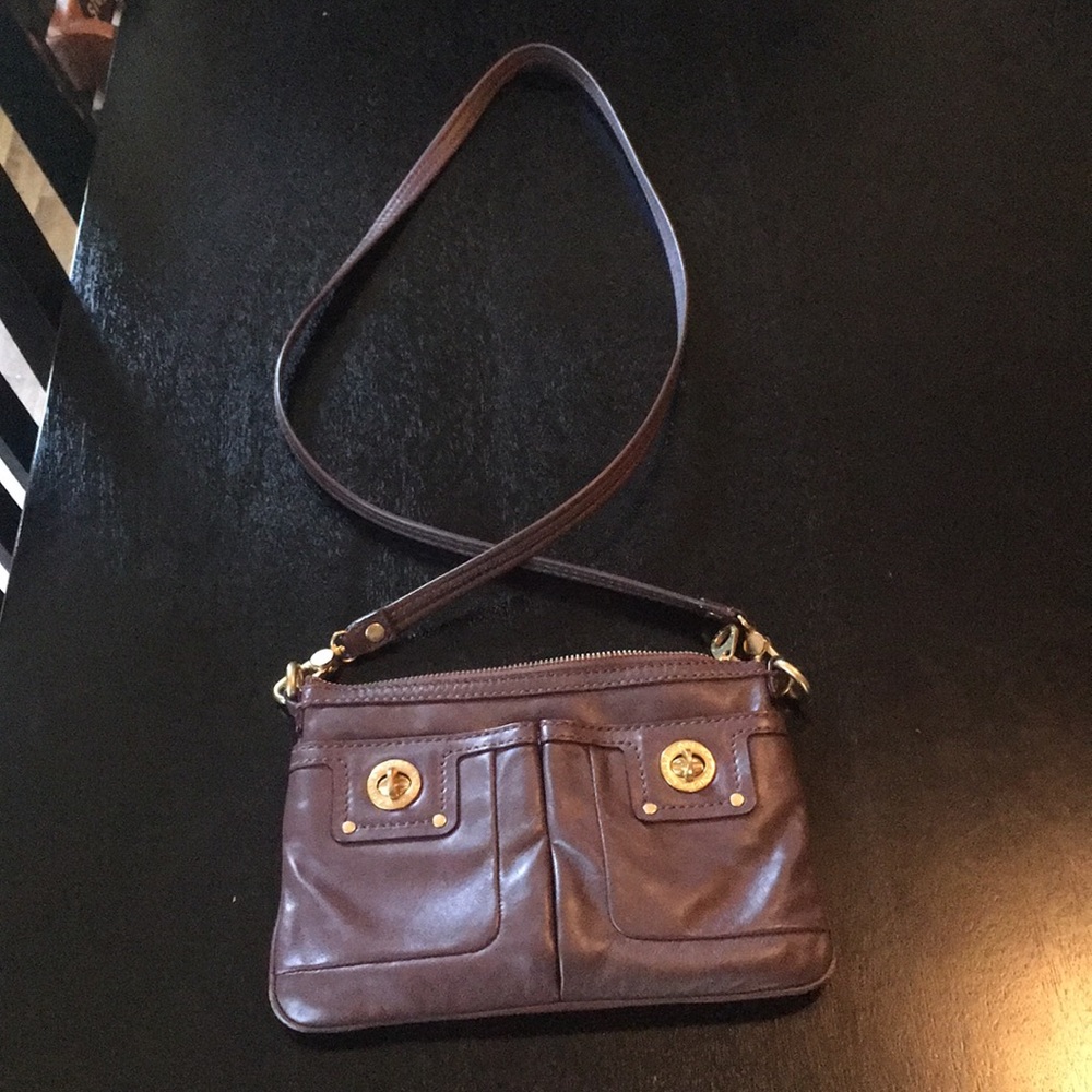 Marc Jacobs crossover bag. Brown with gold.